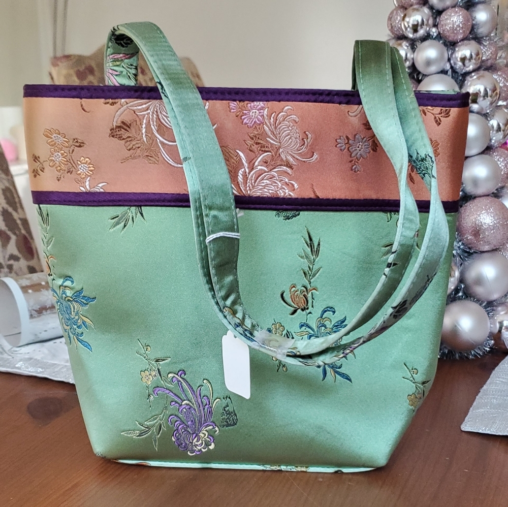 Yans Green Handbag with Golden Brown Details and Shoulder Straps